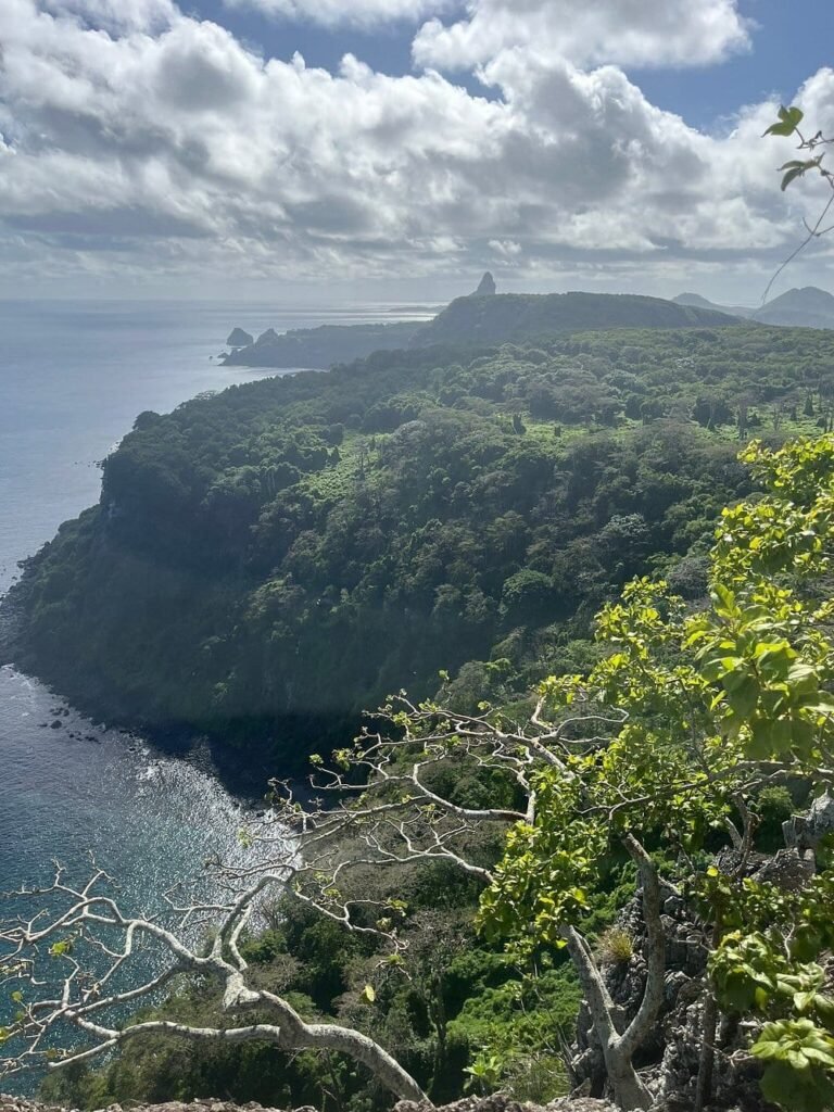 Trilhas de Fernando de Noronha