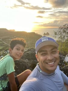 Criança - Trilha do Piquinho em Fernando de Noronha