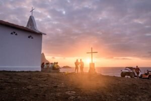 Por do Sol na Capela de São Pedro dos Pescadores em Fernando de Noronha