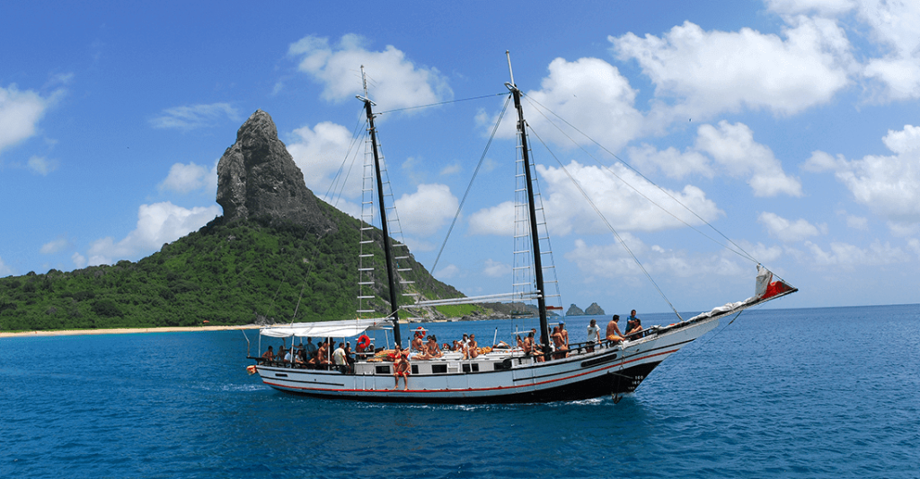 Passeio de barco em Fernando de Noronha