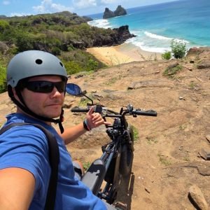 Bicicleta elétrica Morro Dois Irmãos em Fernando de Noronha
