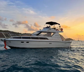 Embarcação Jo LL em Fernando de Noronha