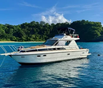 Passeio de Lancha Privativo embarcação Jo em Fernando de Noronha