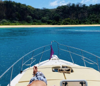 Proa alcochoada - Passeio de Lancha em Fernando de Noronha - Lancha Trovão dos Mares