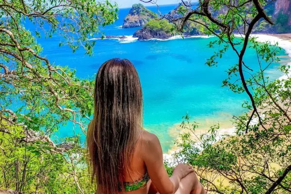 trilhas em Fernando de Noronha